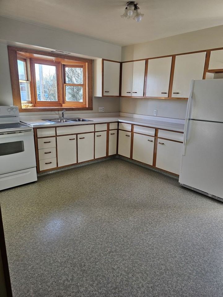 909 Cale Ave - Photo 6 of 17