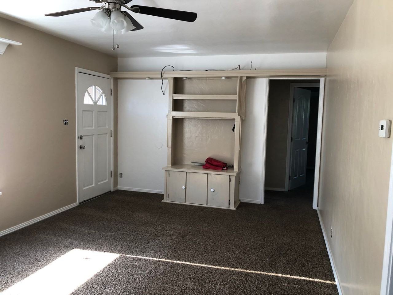 801 S Bradley St - Photo 4 of 9