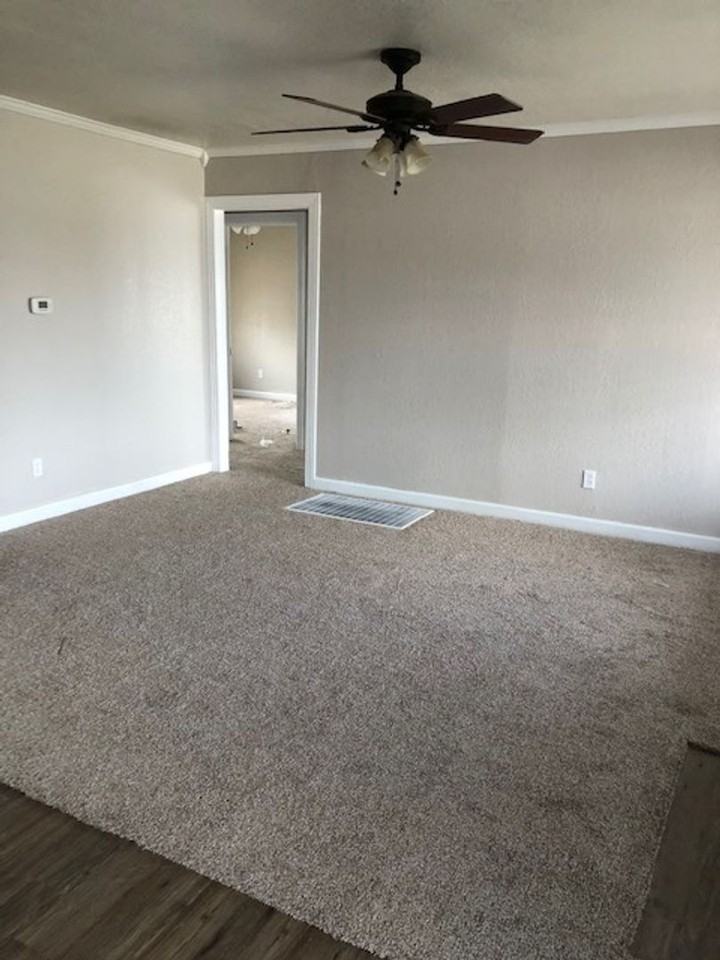 1341 Marshall St - Photo 3 of 11