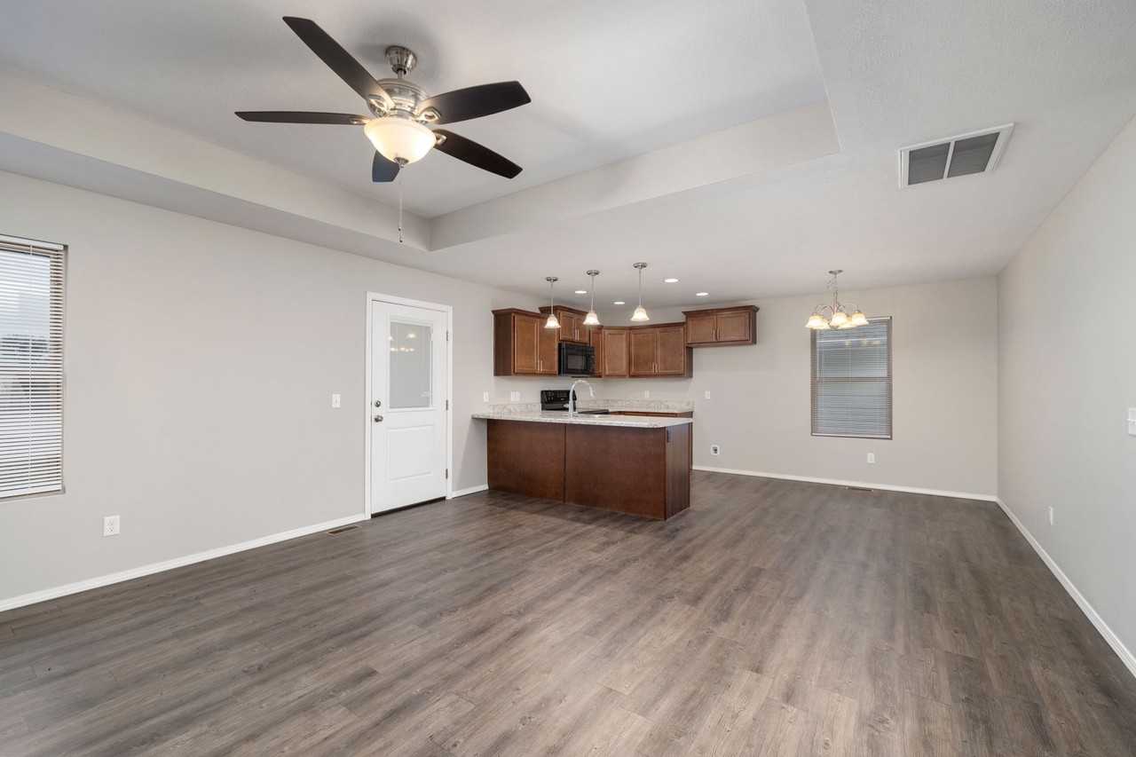 4608 W Madison St - Photo 6 of 21