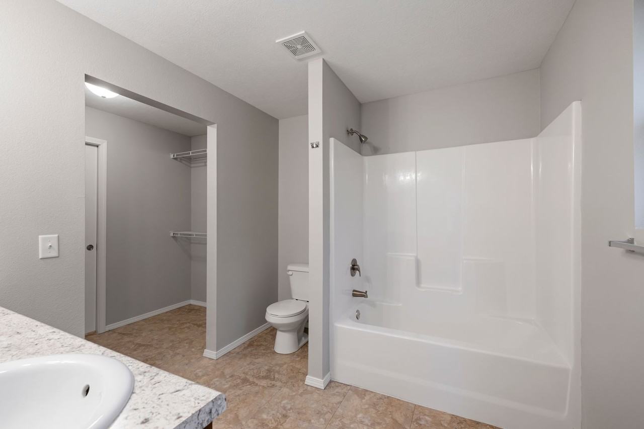 4608 W Madison St - Photo 7 of 21