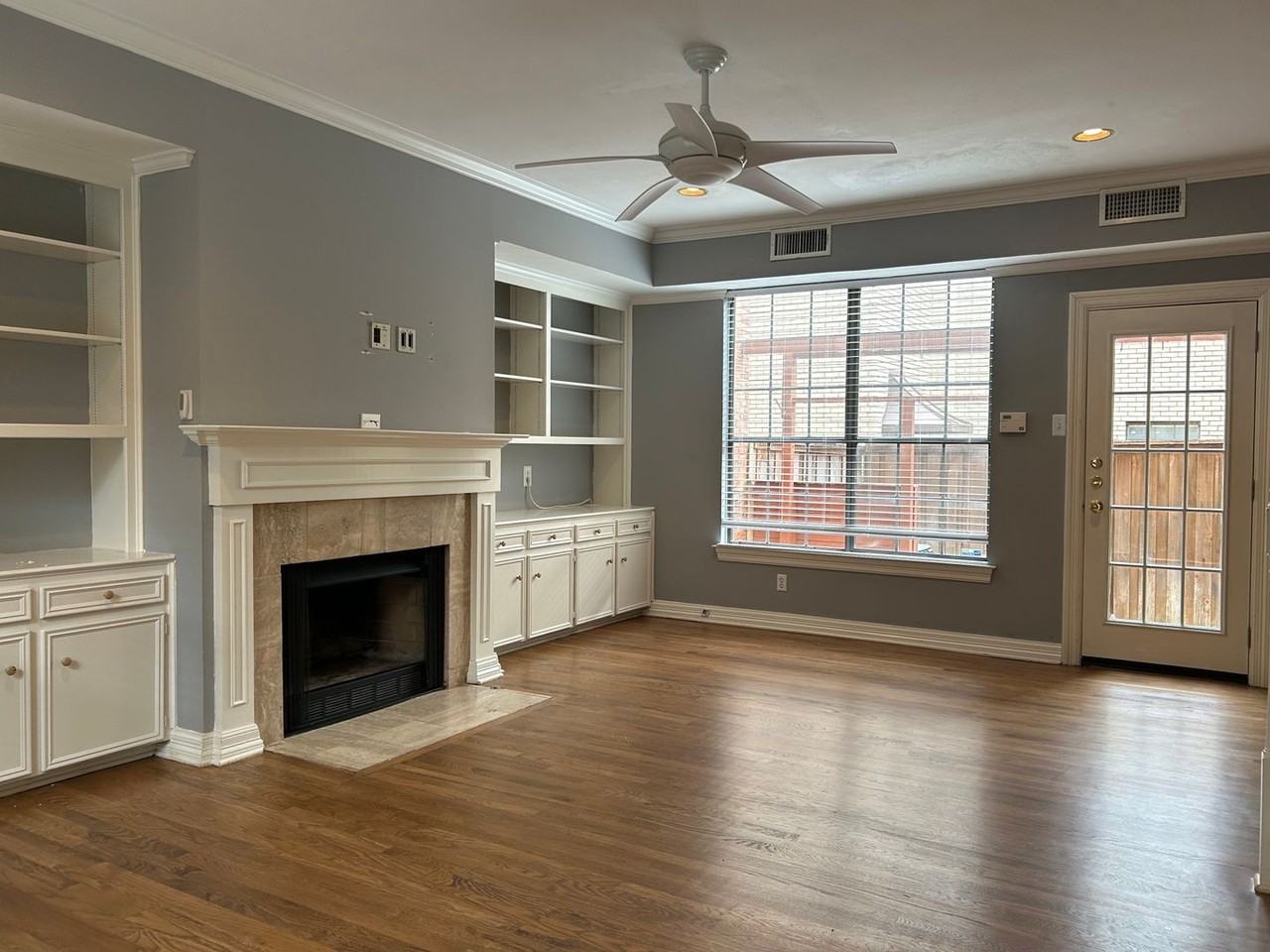 3407 Shenandoah St - Photo 2 of 11