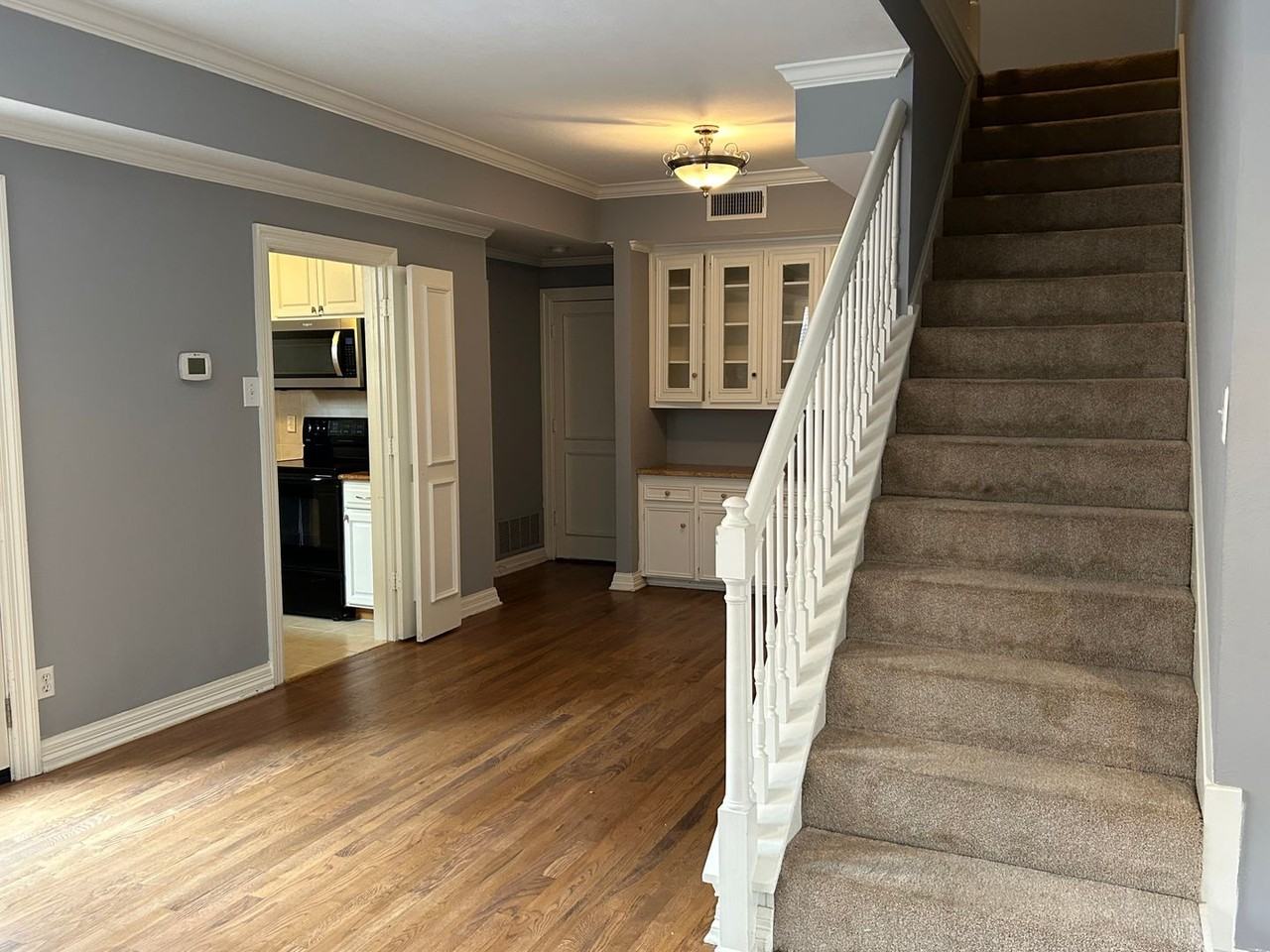 3407 Shenandoah St - Photo 3 of 11