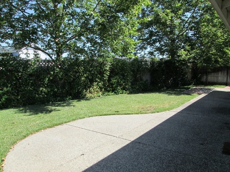 240 Windrose Ct - Photo 2 of 8