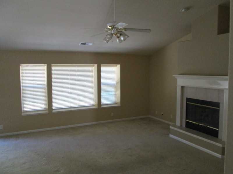 240 Windrose Ct - Photo 5 of 8