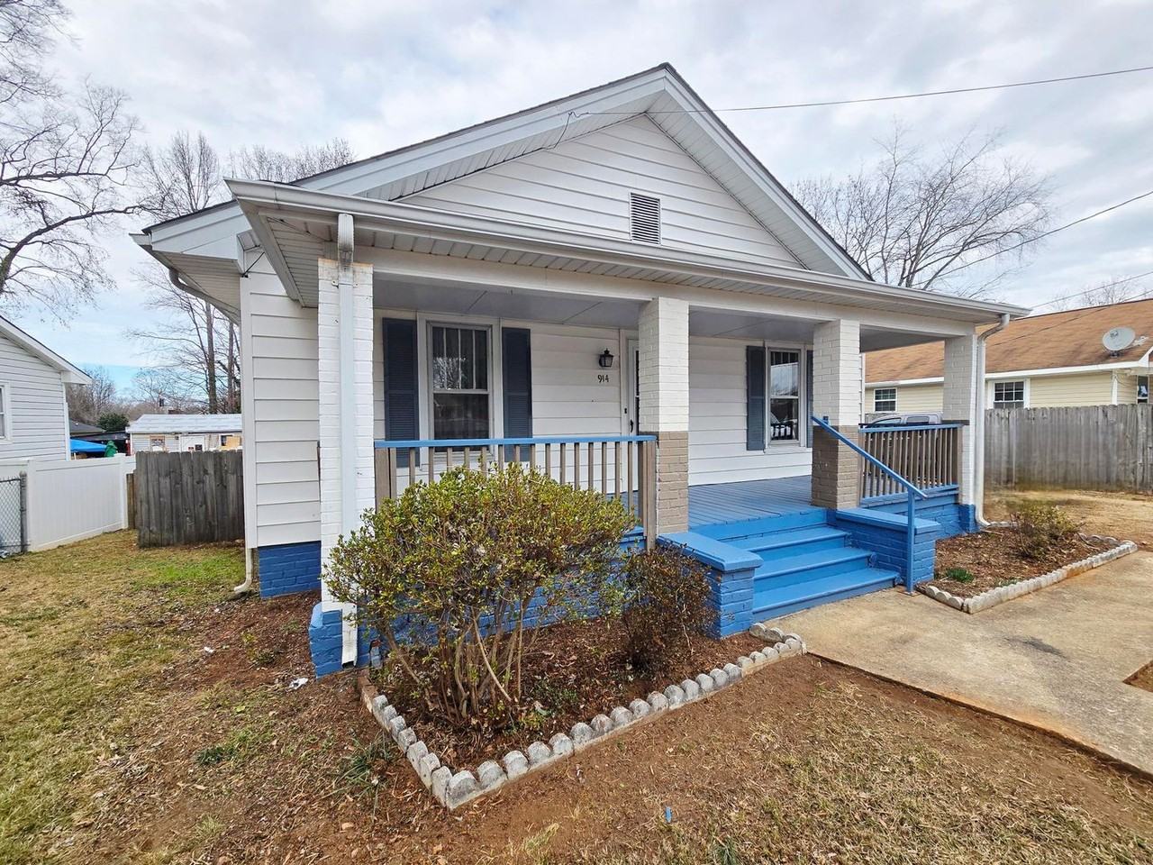 914 Stokes St - Photo 3 of 15