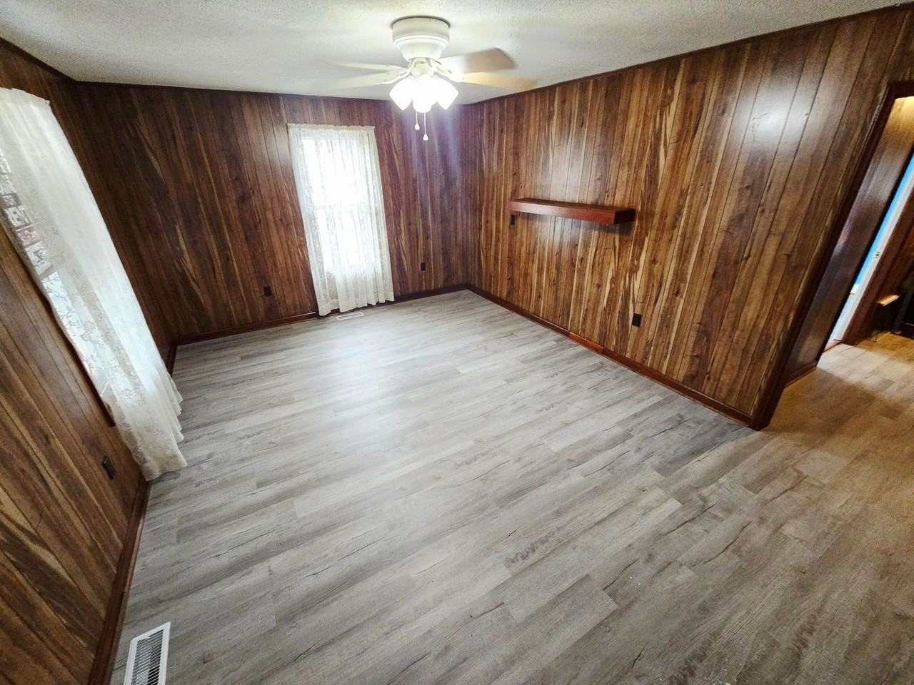 914 Stokes St - Photo 6 of 15