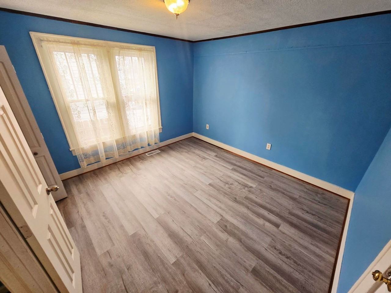 914 Stokes St - Photo 7 of 15