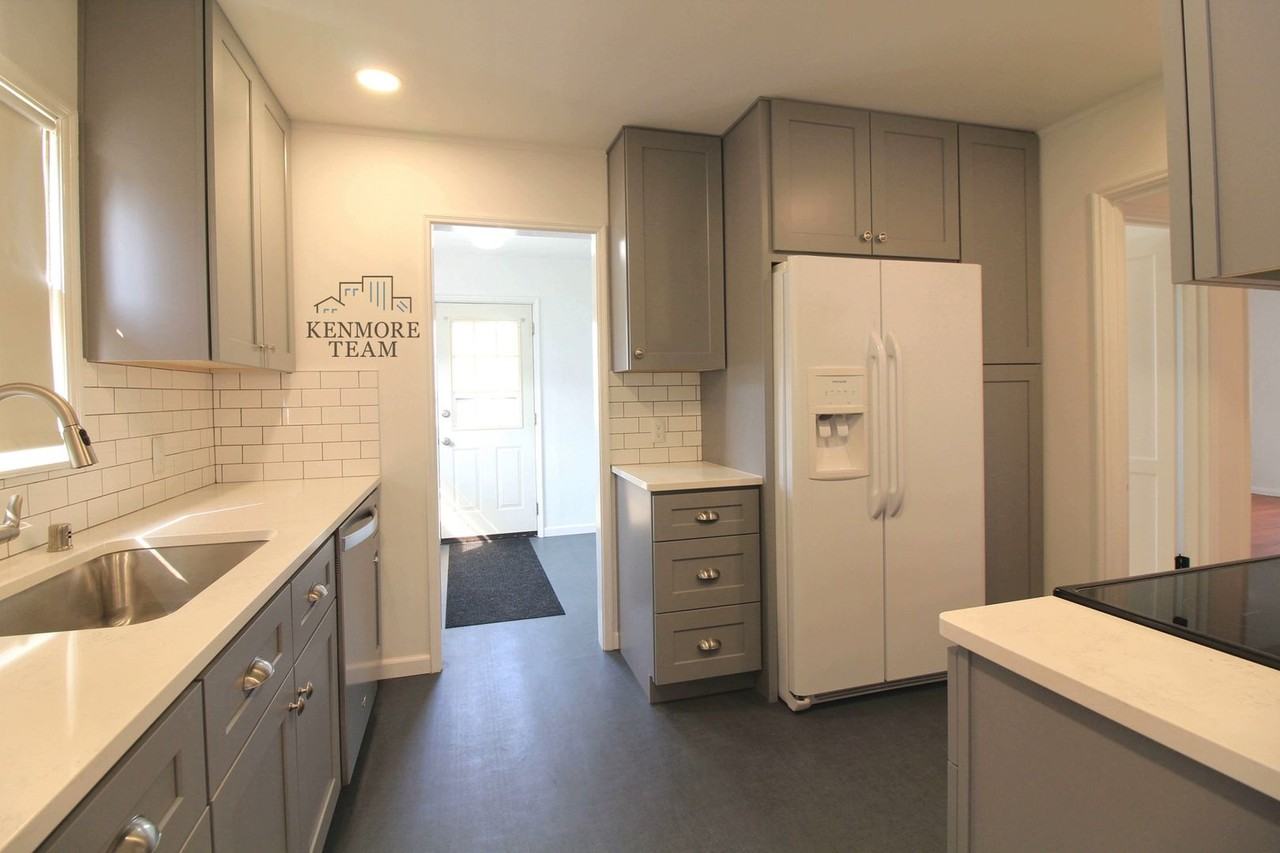 1302 Wilson St - Photo 3 of 16