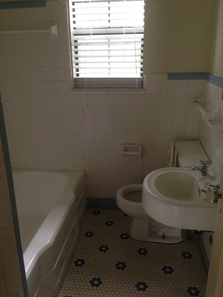 504 Beverly St #2 - Photo 4 of 5