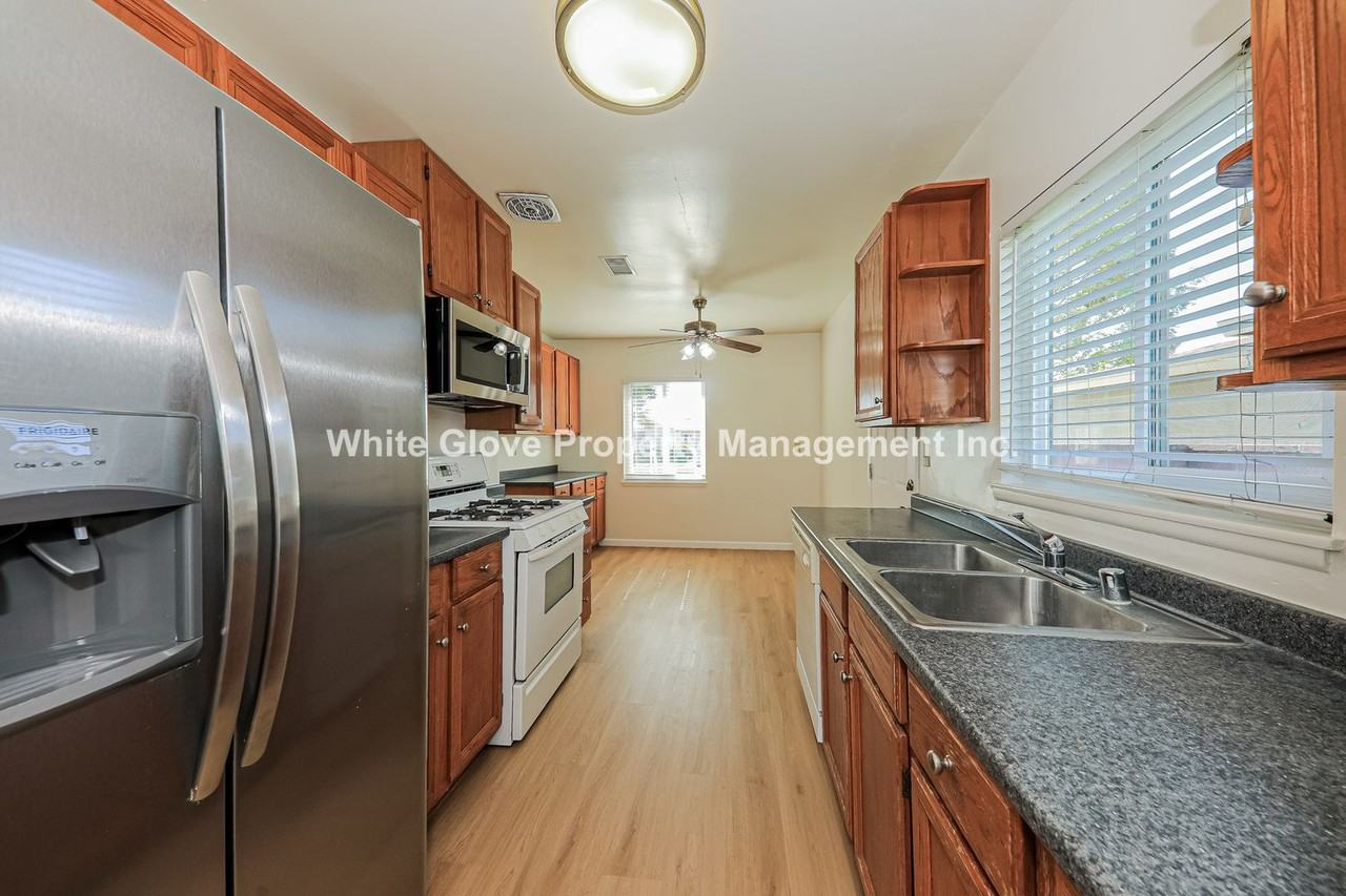 1537 W Olive Ave - Photo 7 of 16