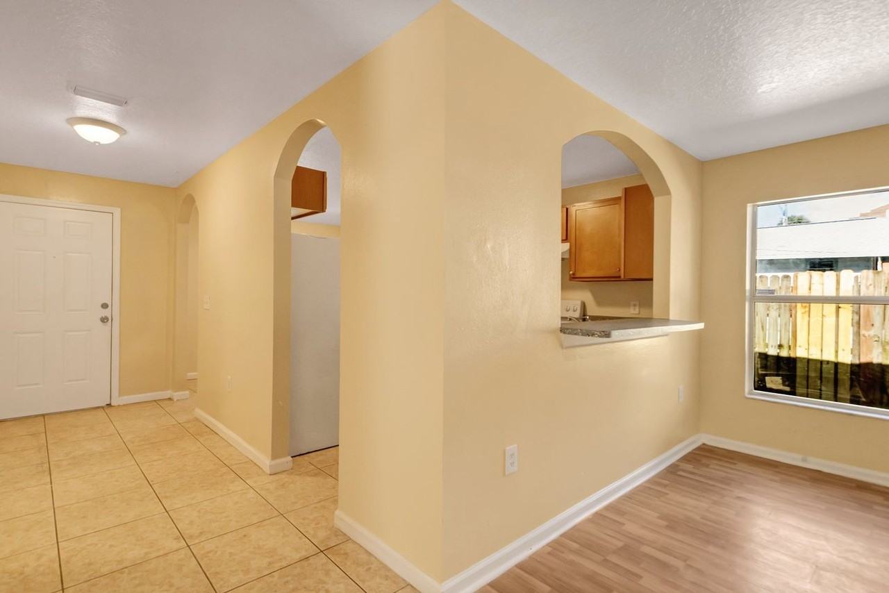 8313 N 12th St - Photo 6 of 31