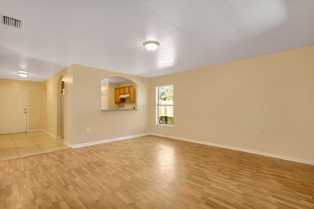 8313 N 12th St - Photo 7 of 31