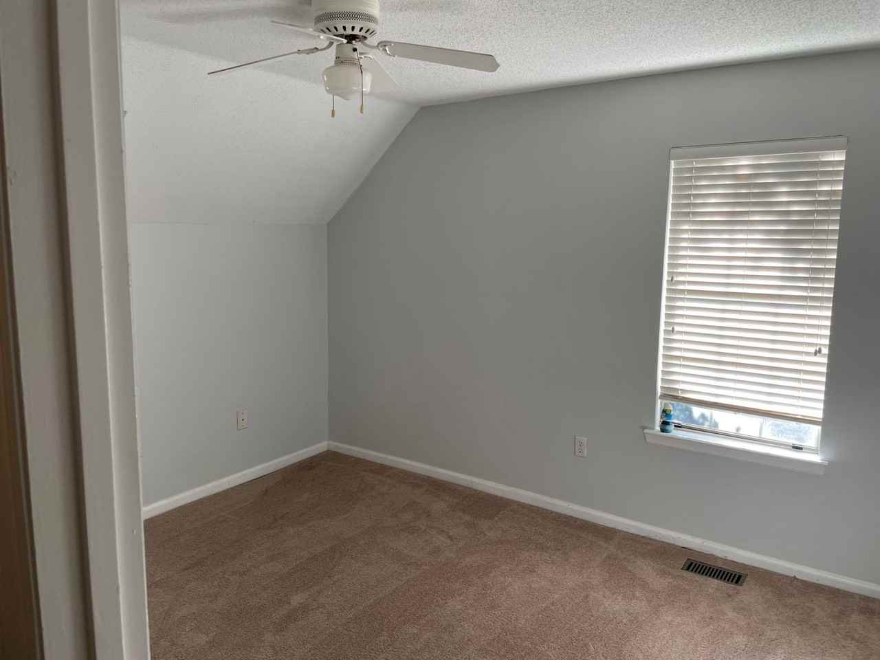 1101 Hulon Ln - Photo 4 of 10