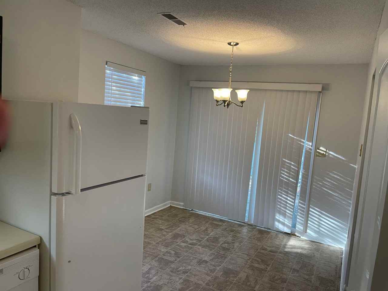 1101 Hulon Ln - Photo 6 of 10