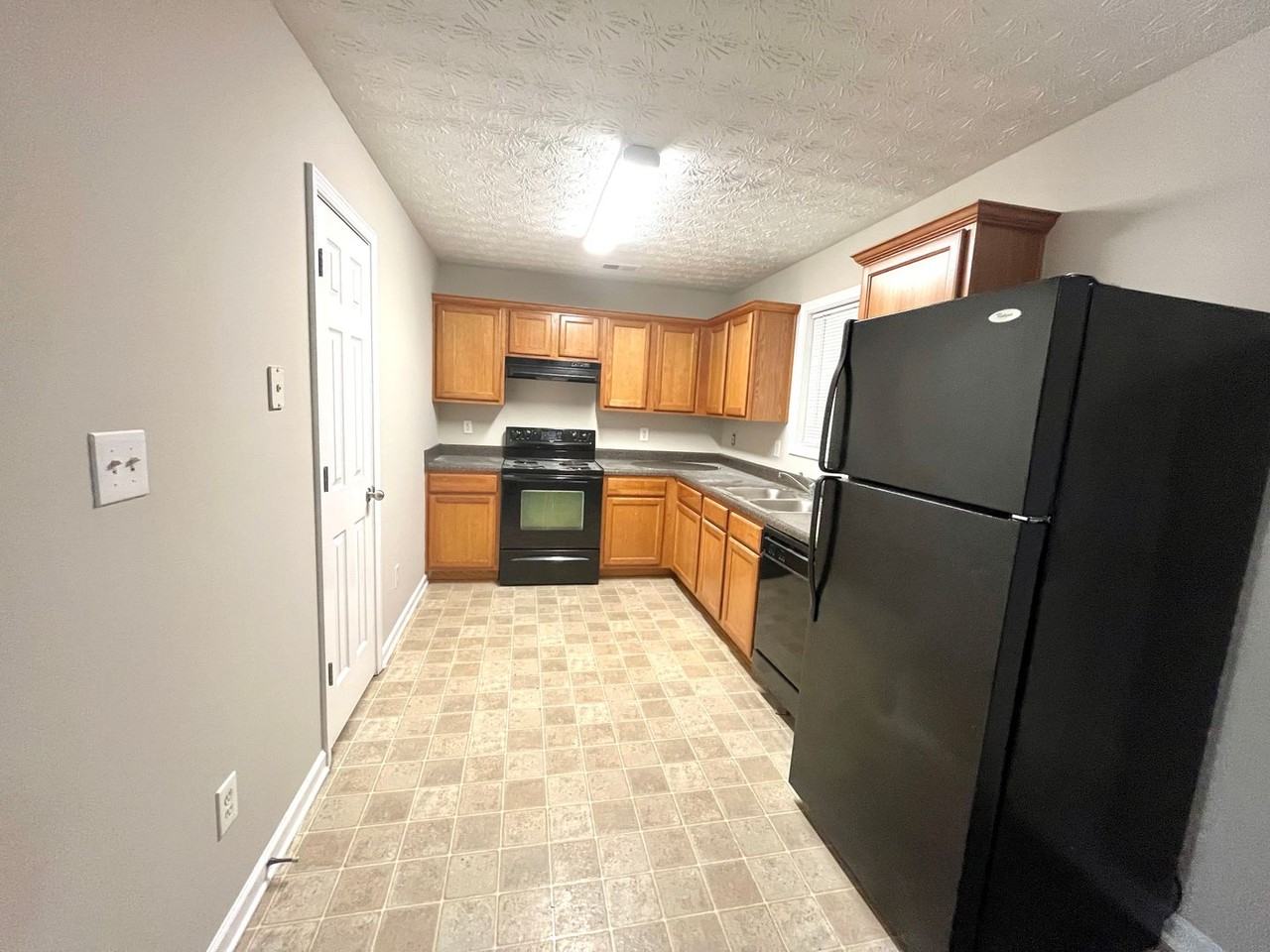 1453 Little Creek Dr - Photo 4 of 16