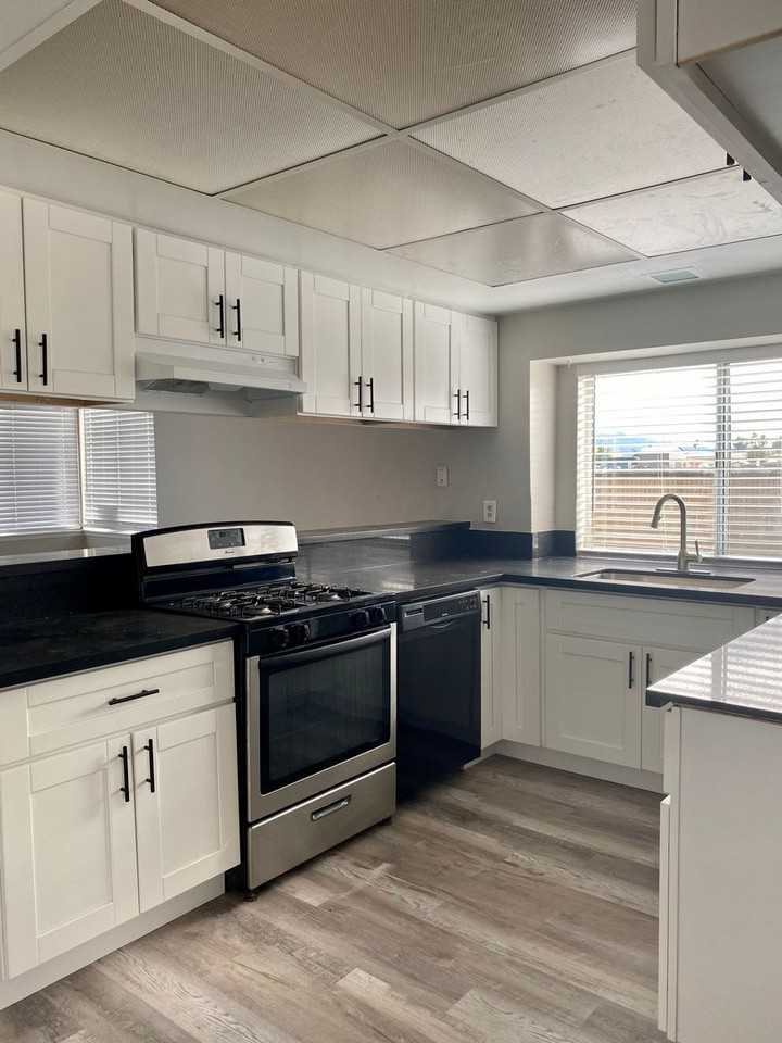 291 E Sage Ave - Photo 5 of 15