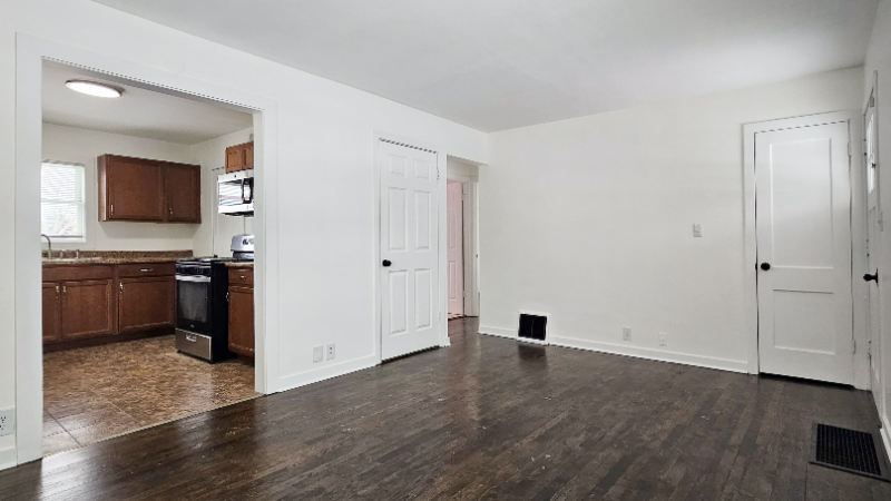 7502 29th Ave - Photo 3 of 16