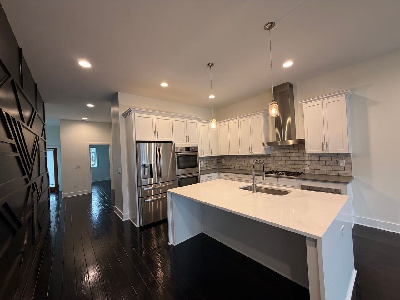 2164 Byrum Ave - Photo 3 of 29