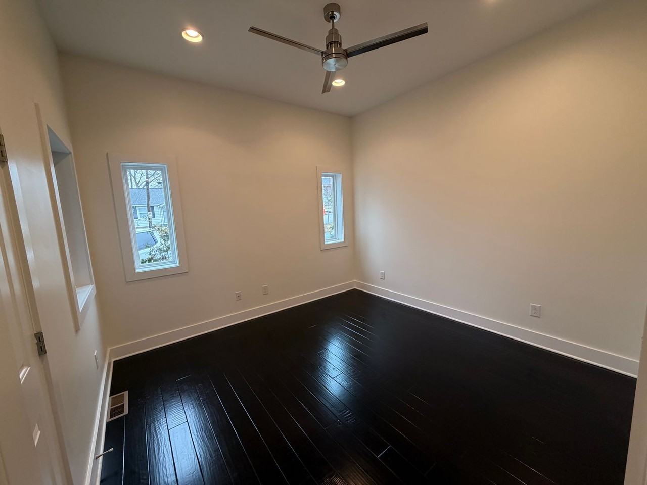 2164 Byrum Ave - Photo 5 of 29