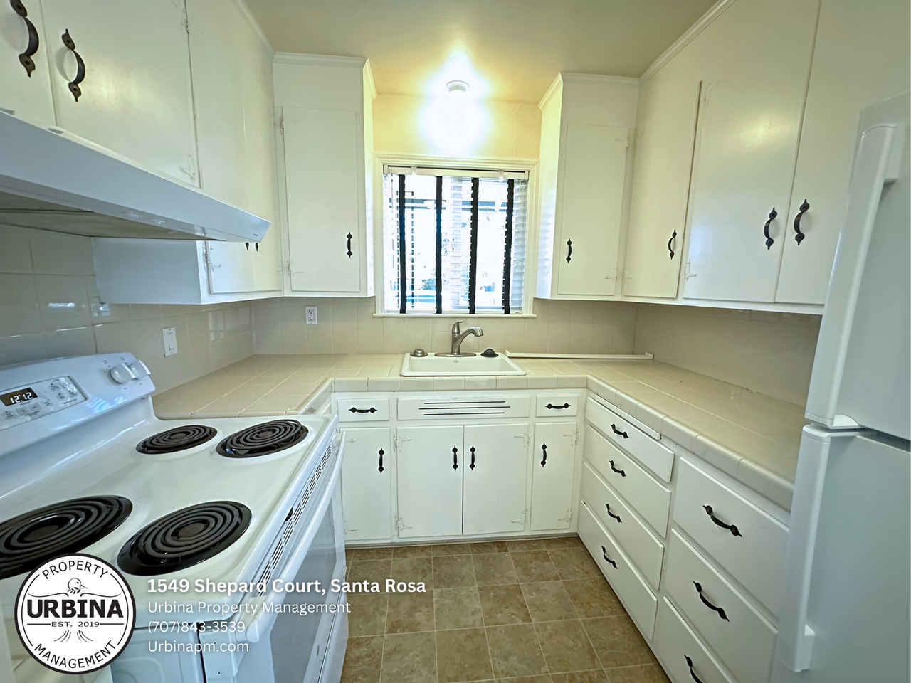 1549 Shepard Ct - Photo 4 of 13