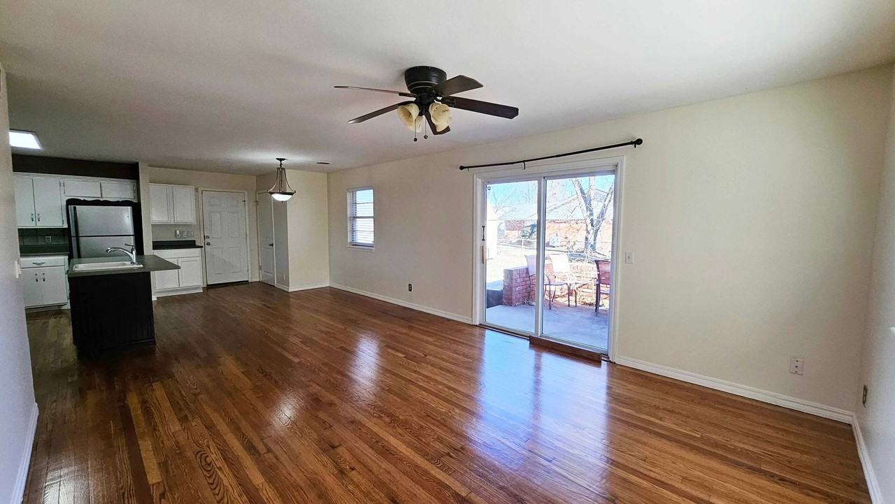 4205 Nw 60th St - Photo 5 of 28