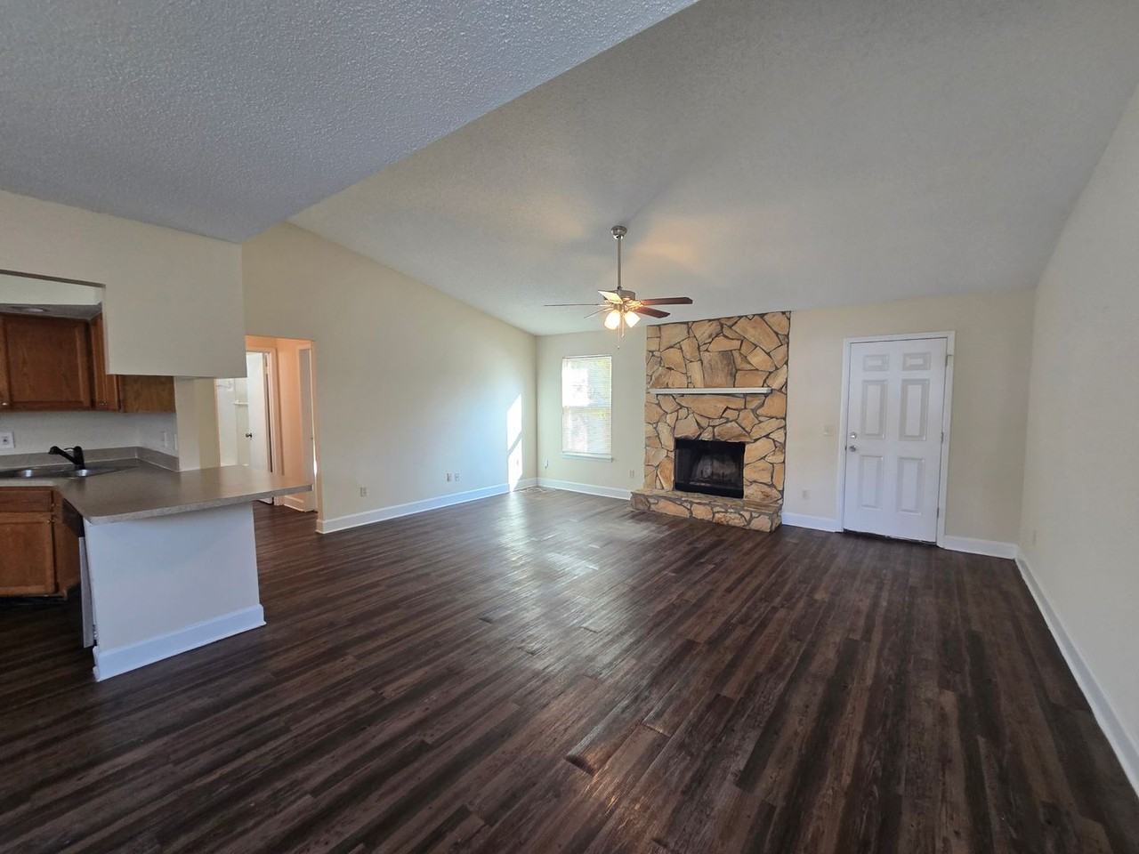 6941 Huntington Woods Cir W - Photo 2 of 16