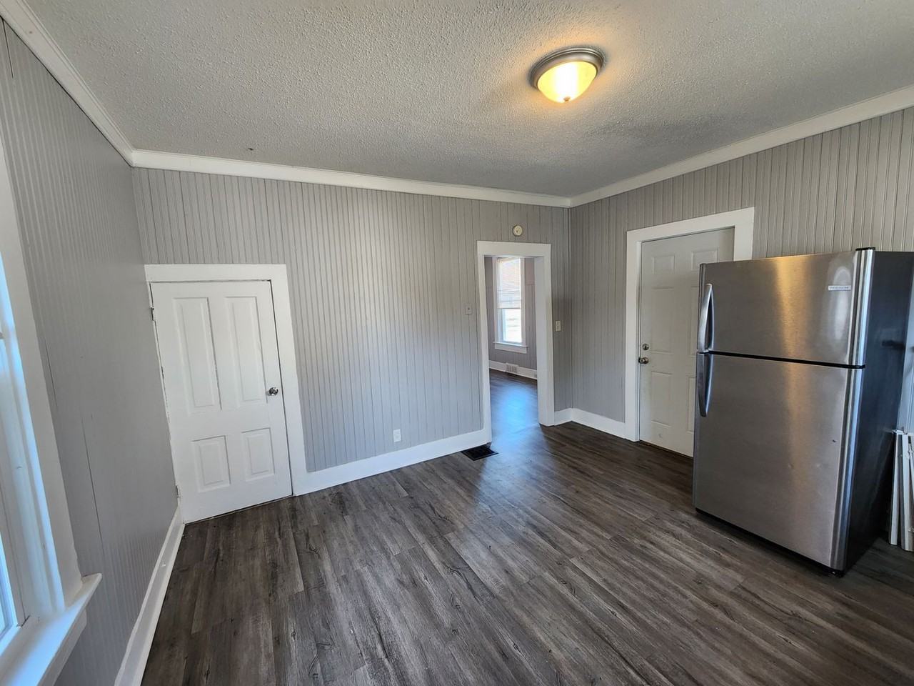 2303 W 1st St - Photo 5 of 16