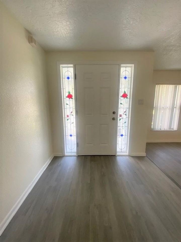 2114 Winnebago Trl - Photo 2 of 22