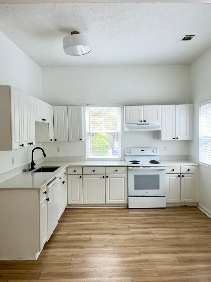 7516 Johnny Mercer Blvd - Photo 3 of 14