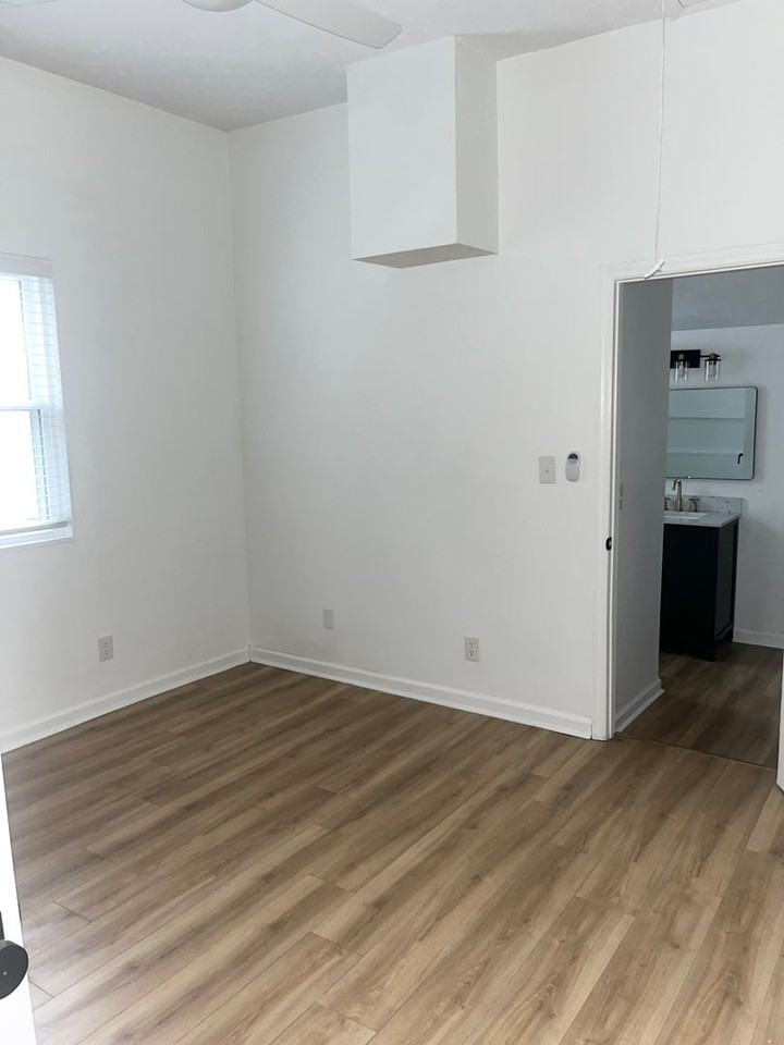 7516 Johnny Mercer Blvd - Photo 7 of 14