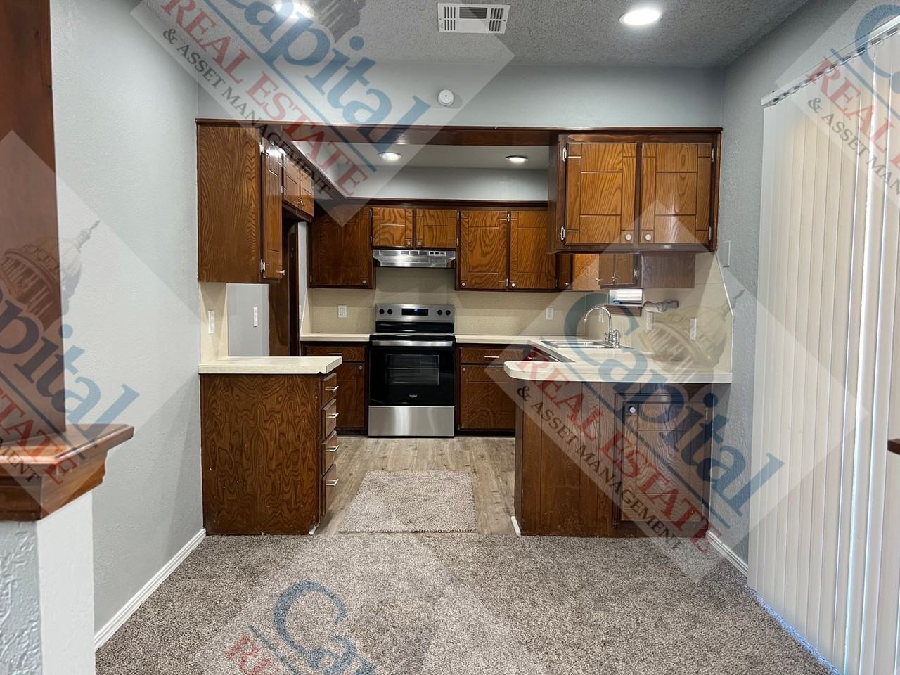 1013 W Gladys Way - Photo 6 of 34