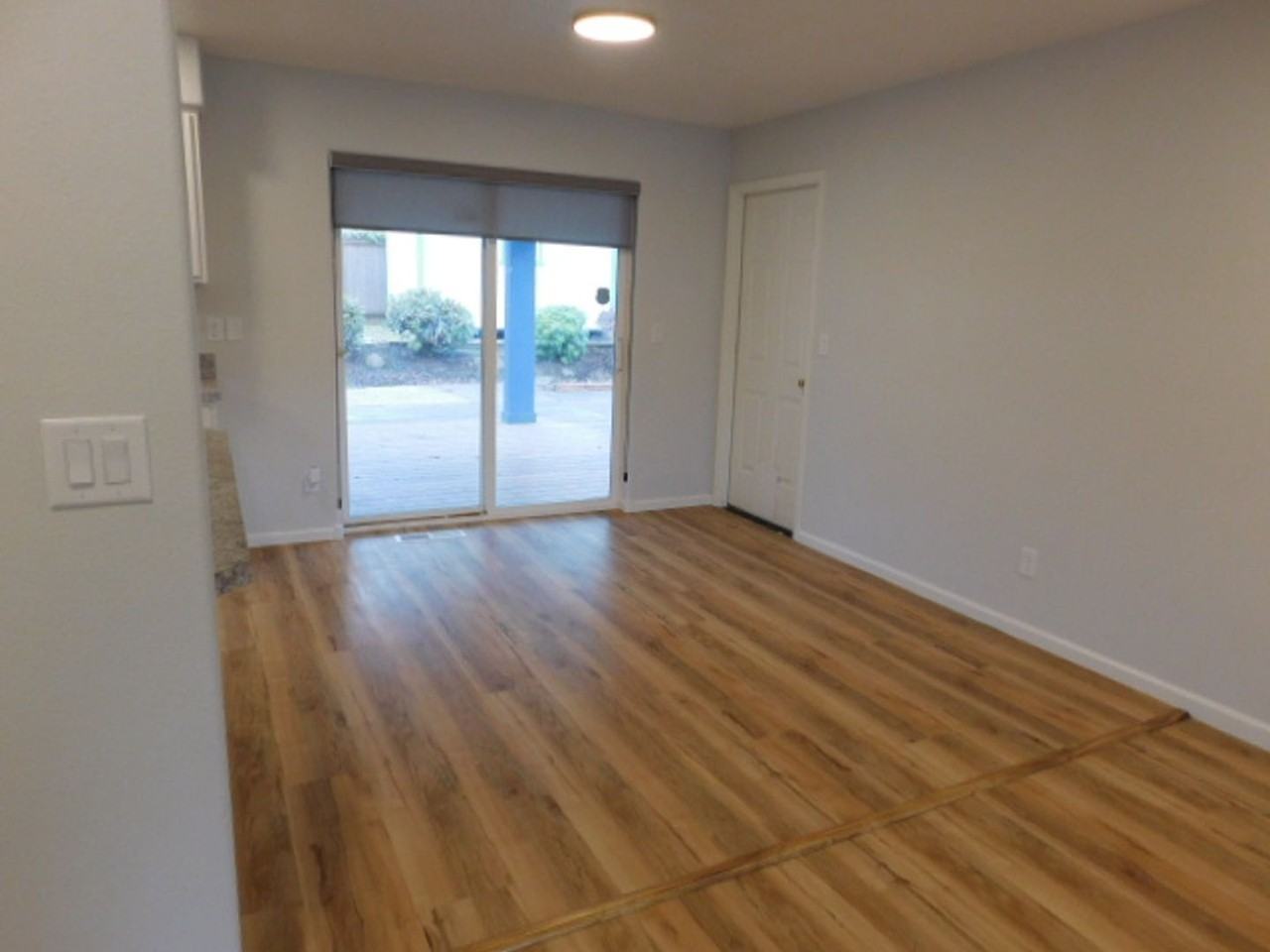 5351 Landon St Se - Photo 5 of 21