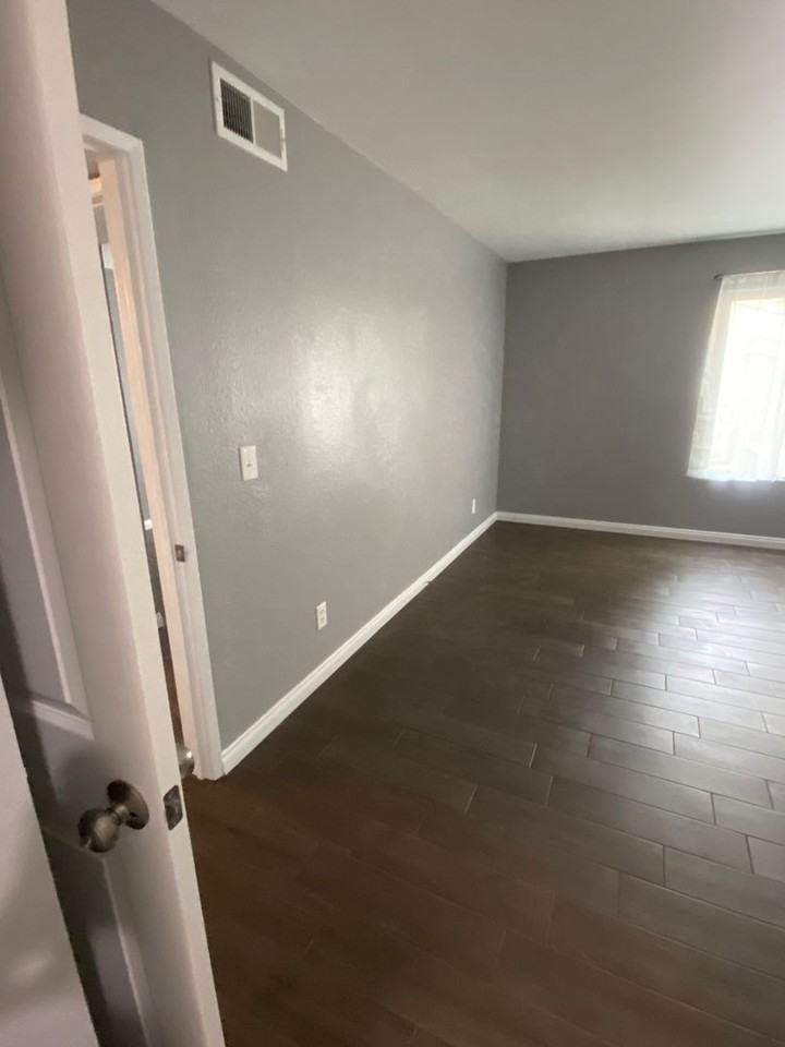 6052 Rancho Mission Rd #400 - Photo 6 of 22