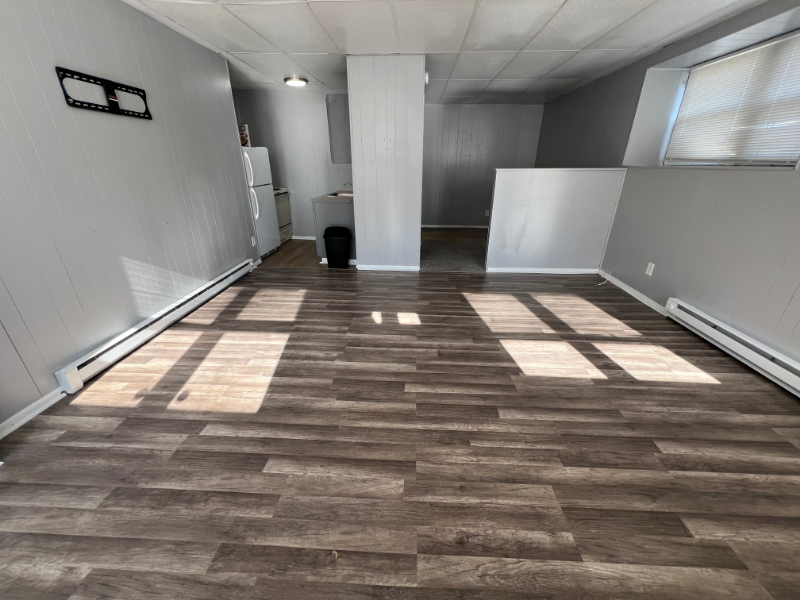 403 25th St - Photo 4 of 11