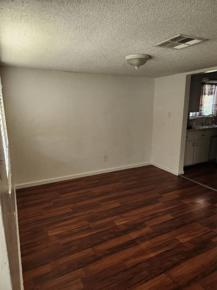 3504 Cardinal Ave - Photo 3 of 16