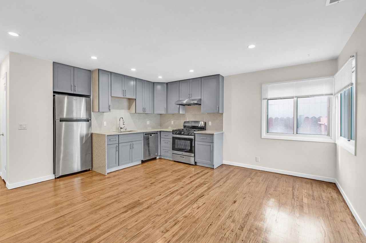 207 Forest Ln - Photo 3 of 24