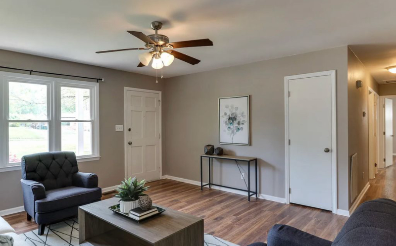 1114 Vandora Springs Rd - Photo 2 of 11