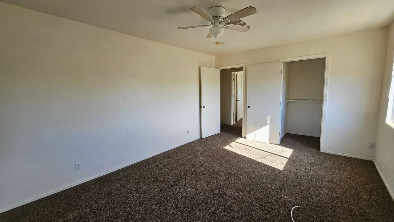 20300 Graham St - Photo 7 of 9