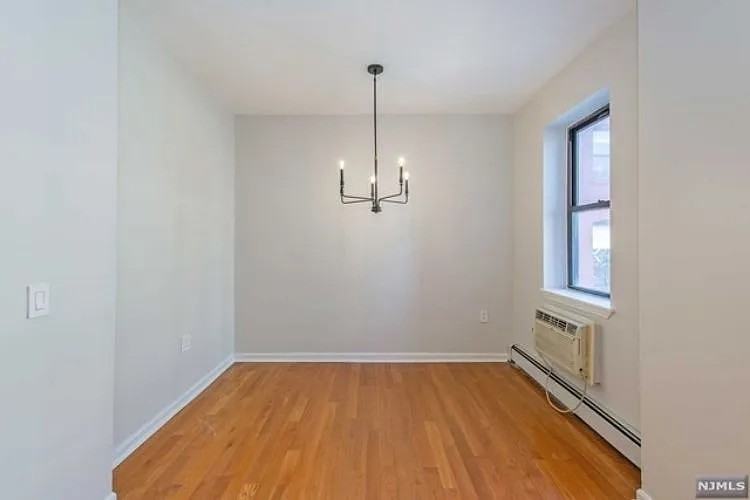 712 Forest St #FL2 - Photo 6 of 9