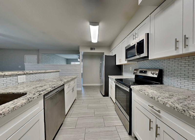 1024 E Alameda Dr - Photo 6 of 11