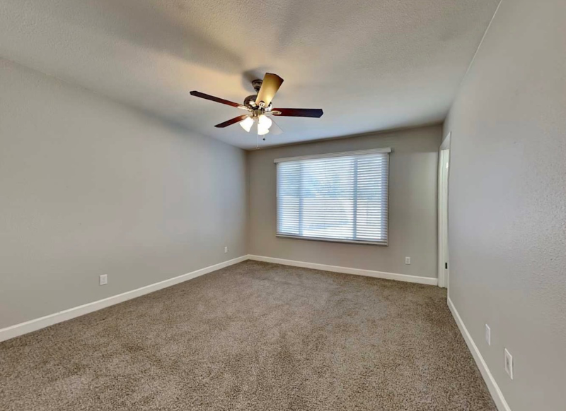 1024 E Alameda Dr - Photo 7 of 11