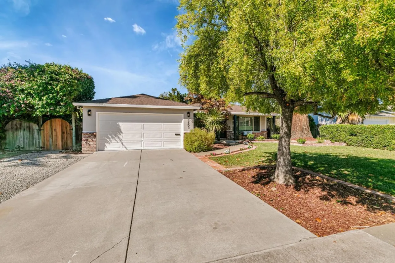 3403 Rosedale Dr - Photo 3 of 43