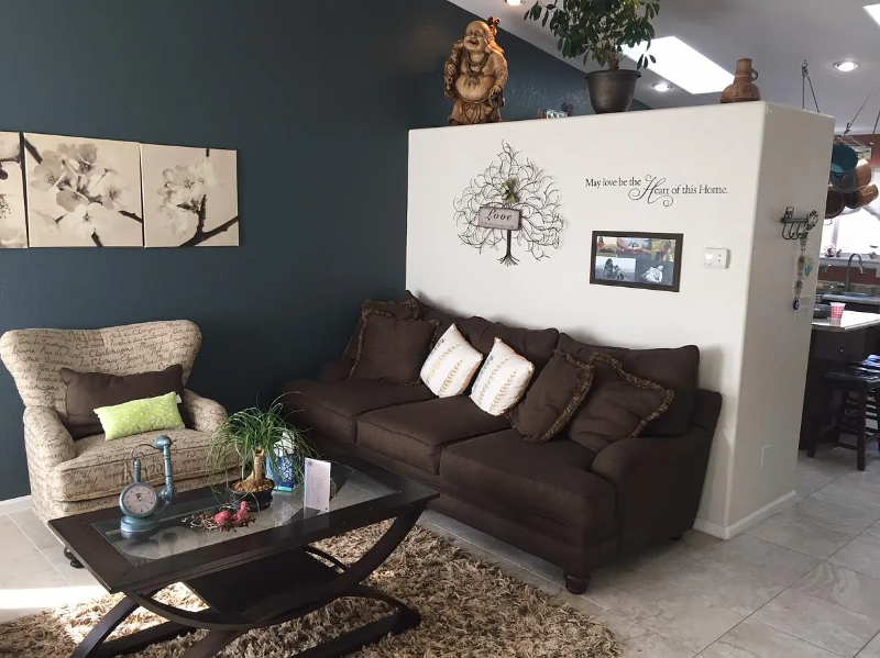 20555 Mitchell Pl - Photo 2 of 6