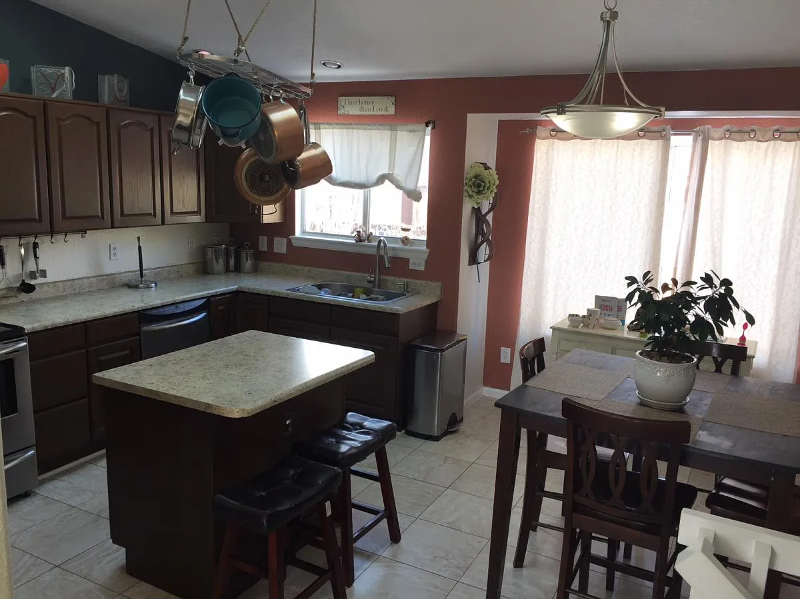 20555 Mitchell Pl - Photo 3 of 6