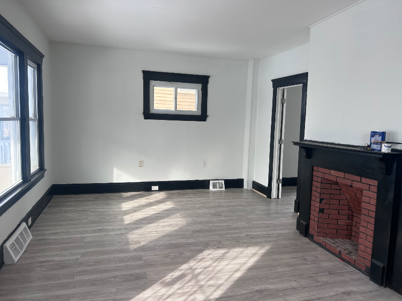 7715 Goodman Ave - Photo 2 of 6