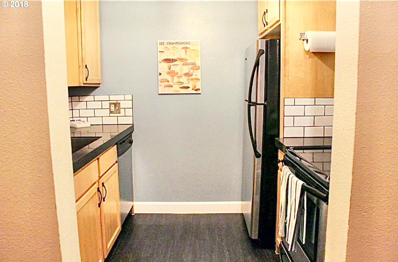 9333 N Lombard St #2 - Photo 5 of 19