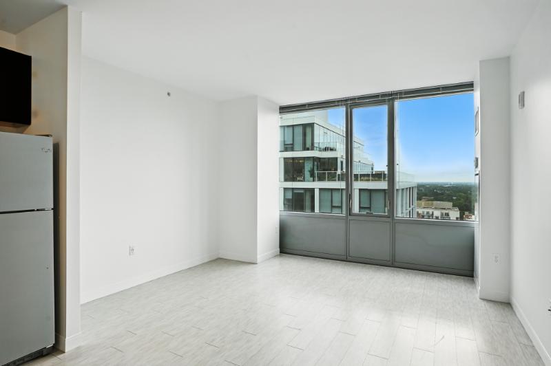 155 Forest Ave - Photo 2 of 16