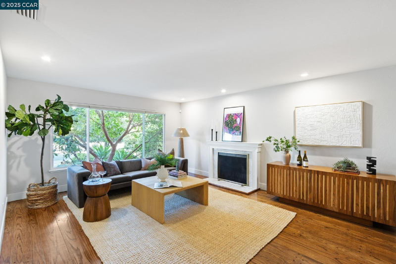 4239 Gregory St - Photo 4 of 16