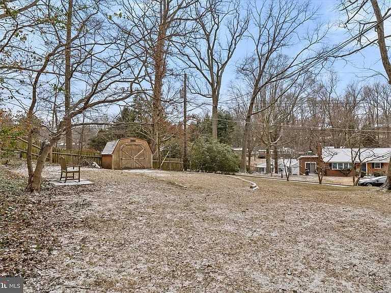 5801 Lane Dr - Photo 3 of 20